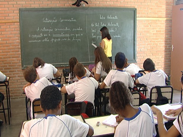 Professora Ana Cláudia Santo Antônio do Monte (Foto: Reprodução/TV Integração) Professora Ana Cláudia Santo Antônio do Monte (Foto: Reprodução/TV Integração)