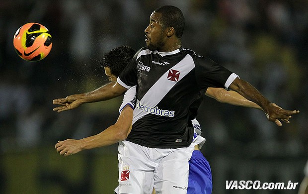 Edmilson vasco bahia brasileirão 2013 (Foto: Marcelo Sadio / Vasco.com.br) Edmilson vasco bahia brasileirão 2013 (Foto: Marcelo Sadio / Vasco.com.br)