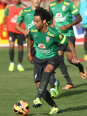 Marcelo treino Seleção (Foto: Mowa Press)