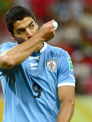  Luis Suarez gol Uruguai jogo Taiti (Foto: AFP)