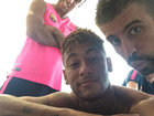 Neymar faz selfie com jogadores e deixa fãs sem fôlego: 'Gatos'