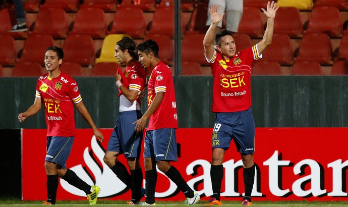 Gustavo Canales gol Union Espanhola (Foto: Reuters)