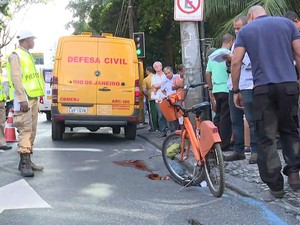 Ciclista foi atropelada na Rua São Clemente (Foto: Reprodução/TV Globo)