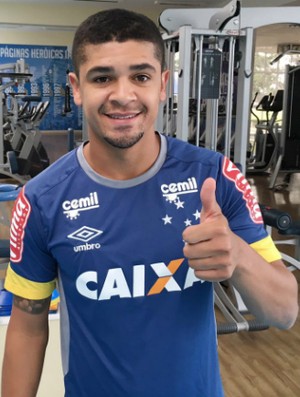 Denílson, volante do Cruzeiro (Foto: Washington Alves / Light Press)