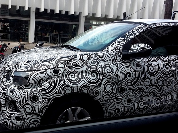 Fiat Mobi em testes é flagrado na Avenida Afonso Pena, em Belo Horizonte (Foto: Humberto Trajano/ G1)