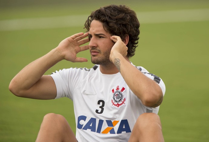 Cereto diz que empréstimo de Pato só serve para o Timão poupar no salário