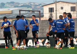Mano fecha treino e faz mistério sobre Timão que enfrenta o Bragantino