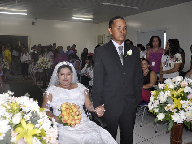 Júlio Juliano e Maria Hosana estão juntos há três anos e se casaram nesta sexta (26) (Foto: Kelly Martins/G1 MT)