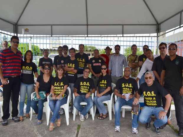 Policiais Federais de Sergipe paralisam atividades (Foto: Marina Fontenele/G1)