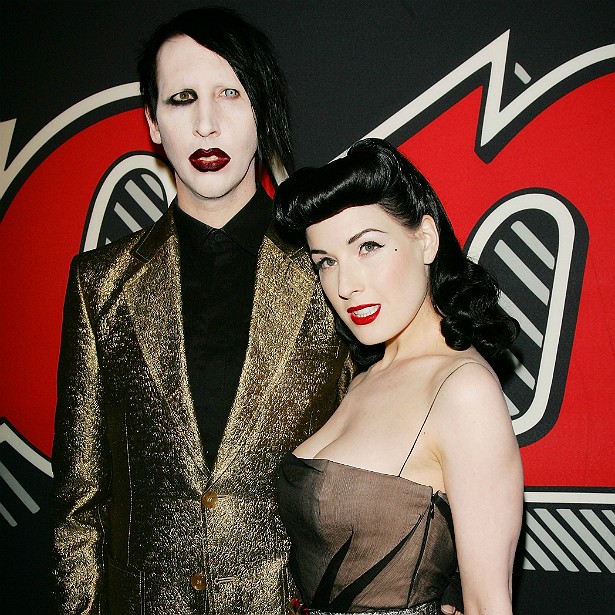 Antes disso, Marilyn Manson foi casado com a modelo pin-up Dita Von Teese. Eles começaram a namorar em 2001, se casaram em 2005 e se divorciaram dois anos depois. (Foto: Getty Images)