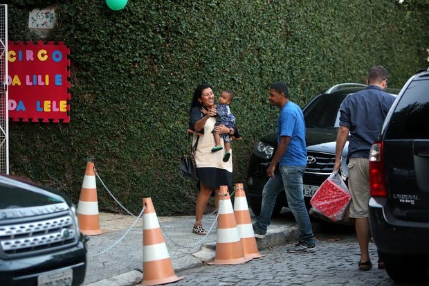 Famosos vão à festa das filhas da atriz Beth Gofman no Rio (Foto: Gil RodriguesPhotoRio News)