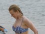Nicole Kidman exibe boa forma de biquíni aos 48 anos