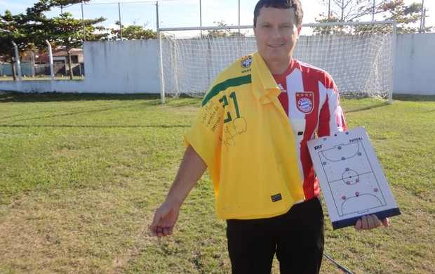 Evaldo Machado treinador Luiz Gustavo (Foto: Filipe Rodrigues)