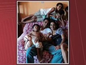 Casal e quatro filhos morreram em acidente em Porto Seguro, na Bahia (Foto: Reprodução/TV Bahia)