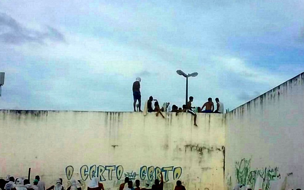 Presos se rebelaram na tarde deste sábado (14), em Alcaçuz (Foto: Divulgação/PM)