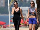 Luiza e Yasmin Brunet fazem caminhada juntas no Rio