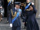 Grávida, Kate Middleton vai a evento militar em Londres