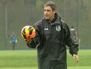 Carpegiani, técnico da Ponte Preta (Foto: Carlos Velardi/ EPTV)