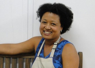 Tânia Toko, cozinheira de mão cheia dentro e fora da telinha (Foto: Malhação / Tv Globo)