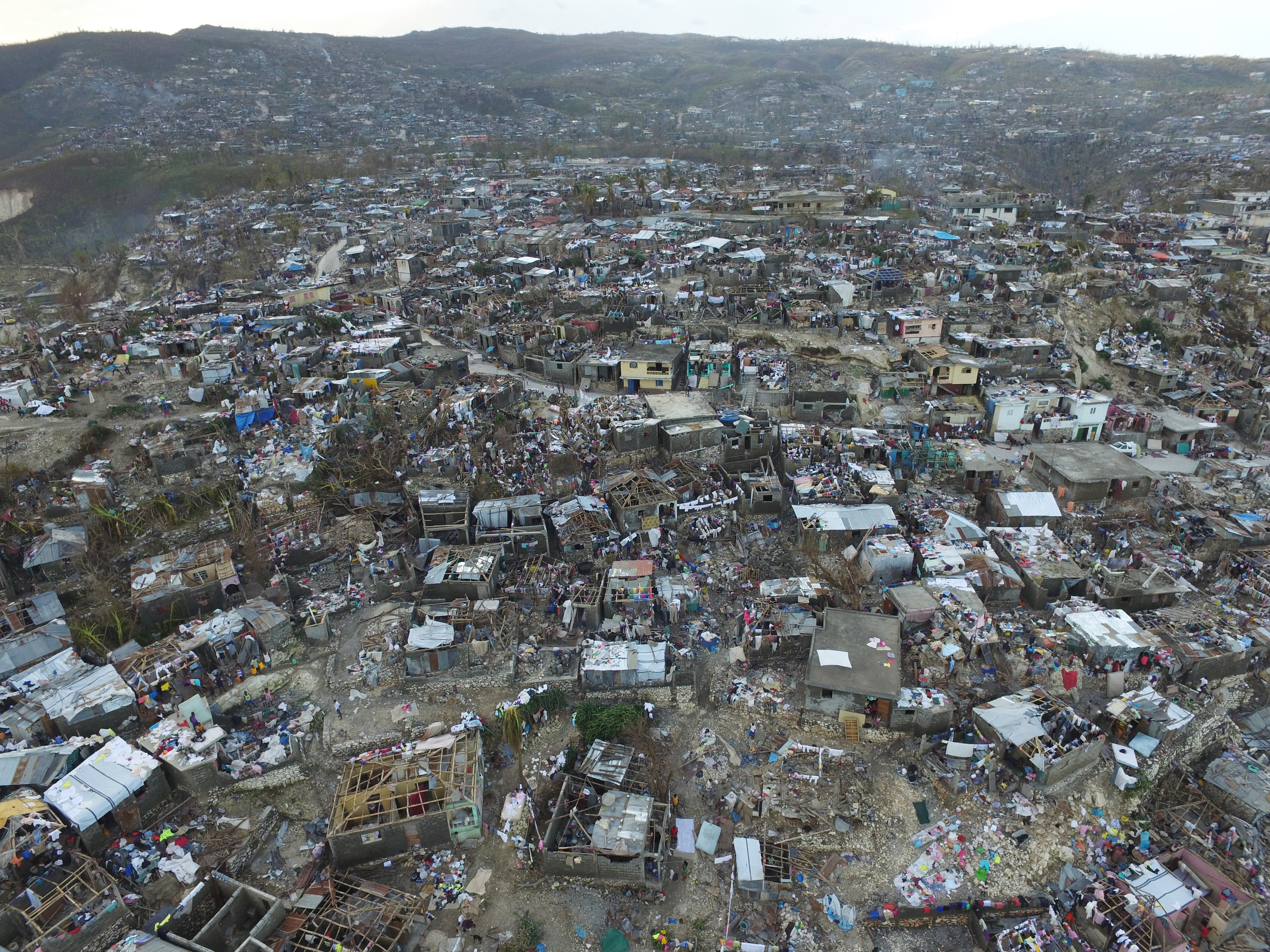 Imagem aérea da cidade de Jeremie, no oeste do Haiti, devastada pelo furacão Matthew