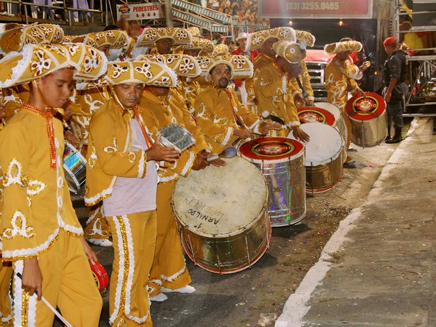 Cinco escolas de samba desfilaram no domingo (15) na Avenida Duarte da Silveira (Foto: Manoel Martiliano/Secom-JP)