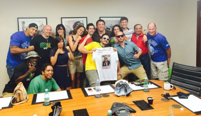 MMA Fã Clube Sonnen em São Paulo - Sonnen e fã Jerônimo Fonseca (Foto: Divulgação)