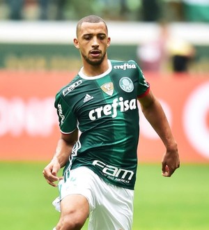 Vitor Hugo minimiza gols marcados e refuta 