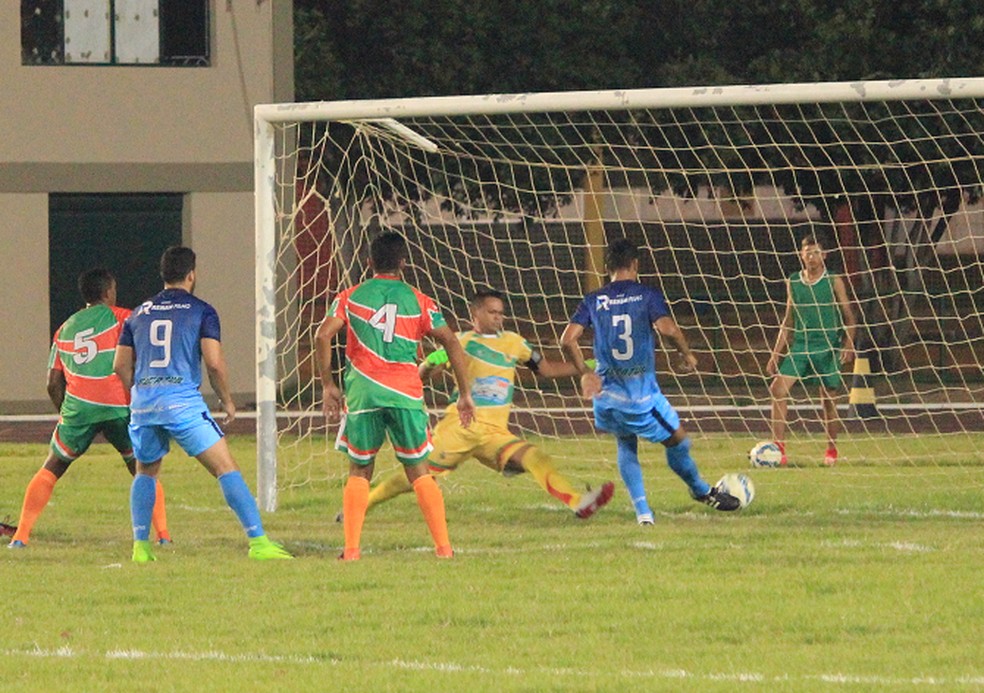 Times têm números bem diferentes no setor de ataque e defesa (Foto: Imagem/Tércio Neto)