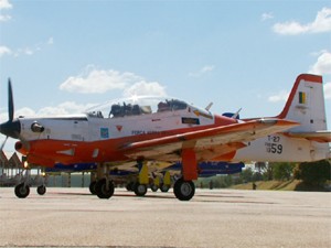 Avião modelo Tucano T-27 na Academia da Força Aérea de Pirassununga (Foto: Reprodução/EPTV)