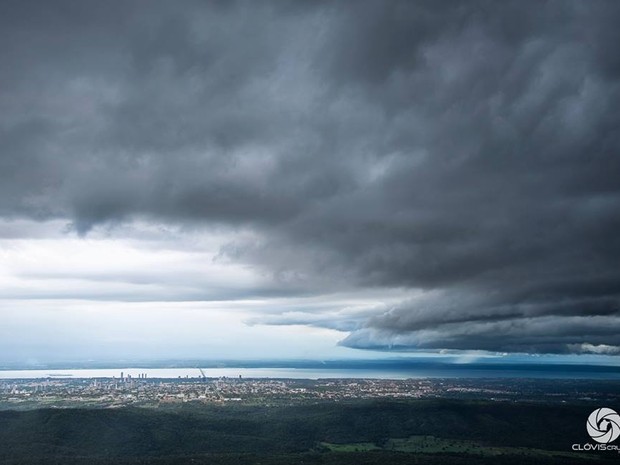 Nuvem carregada chega a Palmas (Foto: Divulgação/Clóvis Cruvinel)