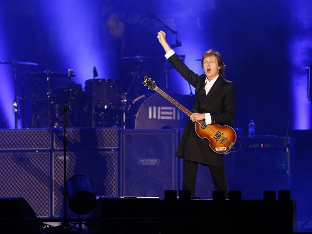  Paul McCartney durante show em Montevidéu, no Uruguai, neste sábado (19) (Foto: Andres Stapff/Reuters )