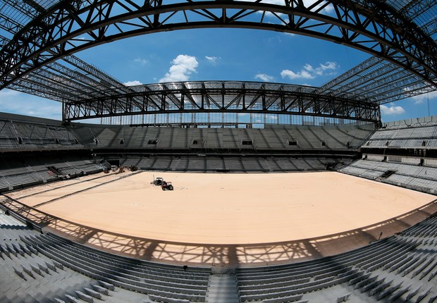 NO LIMITE A Arena da Baixada, em meados de janeiro. A Fifa ameaça tirar Curitiba da Copa  do Mundo (Foto: Friedemann Vogel/Getty Images)