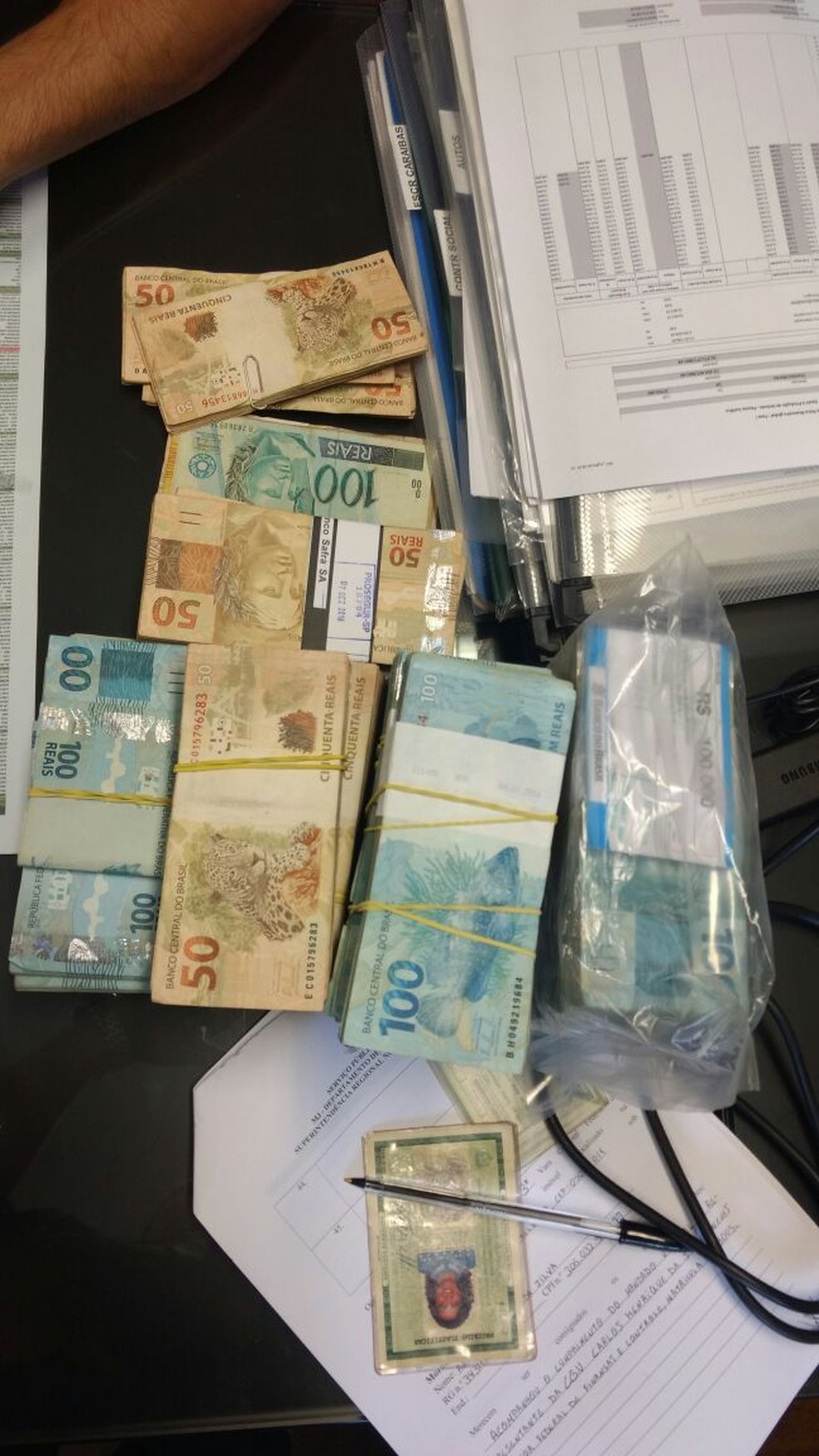 Dinheiro apreendido na Operação Hefesta (Foto: Diulgação/Polícia Federal)