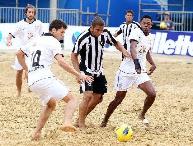 Botafogo Corinthians futebol de areia (Foto: Wander Roberto/Inovafoto)