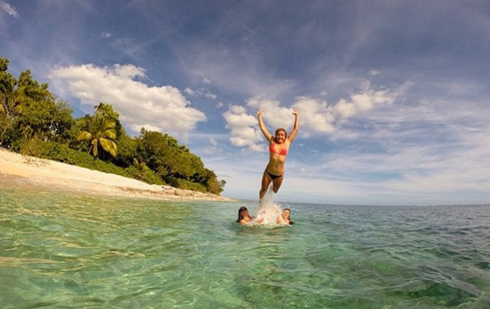 Surfe pauline ado Fiji (Foto: Reprodução / Instagram)