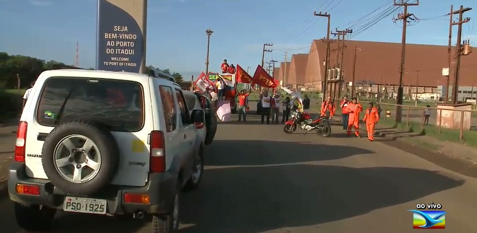 Manifestantes interditaram os quatro acessos ao Porto do Itaqui (Foto: Reprodução/TV Mirante)
