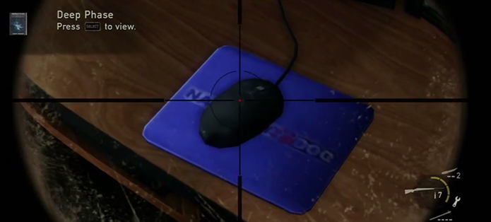 Mouse pads e adesivos da Naughty Dog também marcam presença (Foto: Reprodução/Youtube)