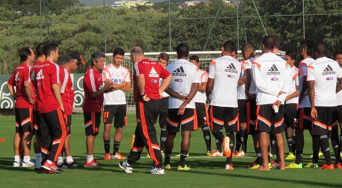 Ney Franco com o grupo reunido Flamengo (Foto: Hector Werlang) Ney Franco com o grupo reunido Flamengo (Foto: Hector Werlang)