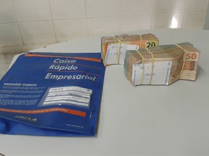 Crimininosos iriam fugir com cerca de R$ 30 mil (Foto: Michelly Oda / G1)
