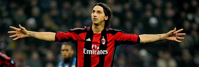 Ibrahimovic comemora gol do Milan contra o Inter de Milão (Foto: AFP)