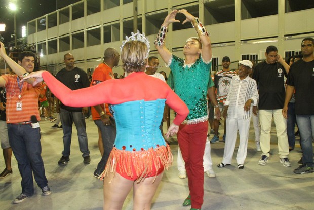 David Brazil e Susana Vieira no ensaio técnico da Grande Rio na Marquês de Sapucaí, no Centro do Rio (Foto: Thyago Andrade/ Foto Rio News)