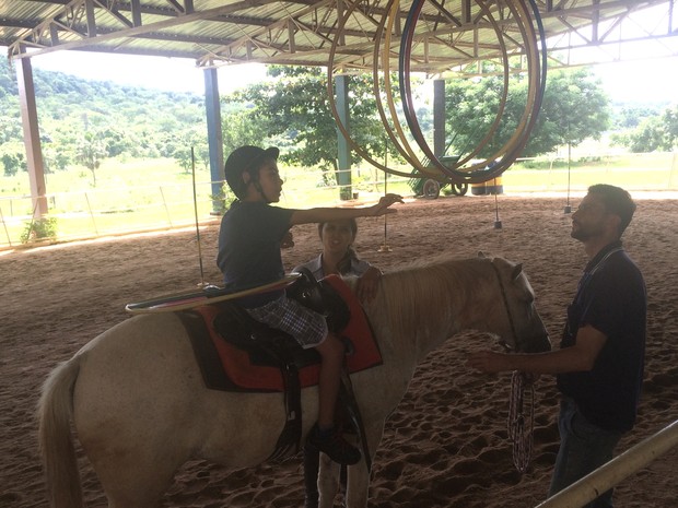 Vila São Cottolengo tem equoterapia para pessoas com deficiência em Trindade, Goiás (Foto: Vitor Santana/G1)