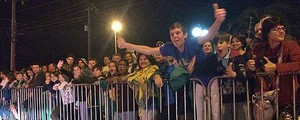 Seleção chega a Brasília e tem recepção calorosa dos torcedores (Thiago Correia / Globoesporte.com)