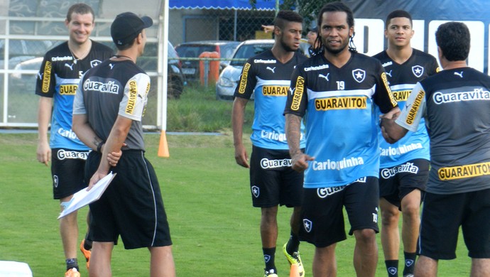 Treino Botafogo Carlos Alberto (Foto: Raphael Bozeo)