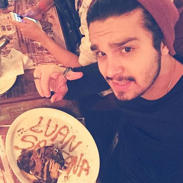 Luan Santana em restaurante na Zona Oeste do Rio (Foto: Instagram/ Reprodução)