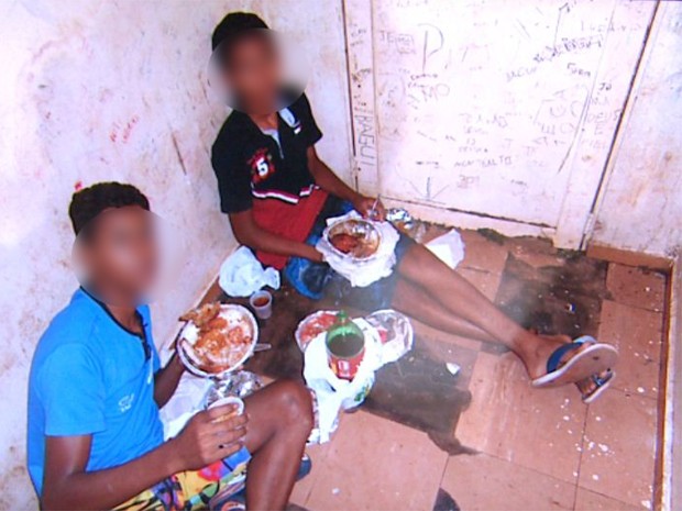 Local onde os adolescentes foram apreendidos é inadequado, diz advogado (Foto: Reprodução/EPTV)