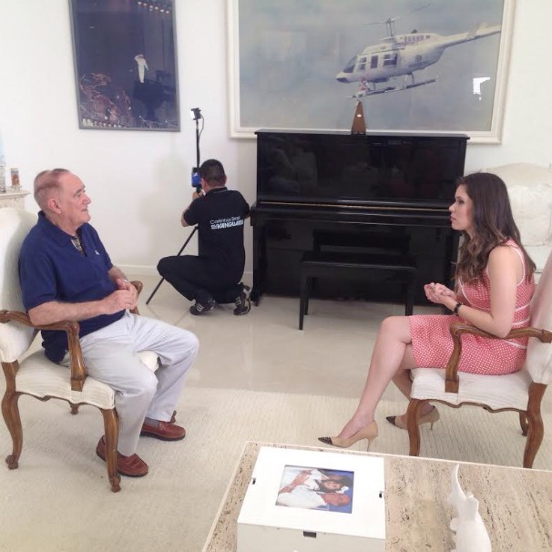 Natalia Teodoro entrevista Renato Aragão (Foto: Edgar Rocha/ Rede Vanguarda)