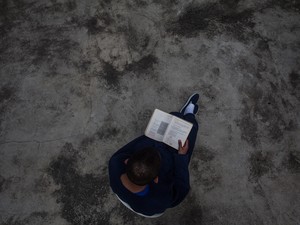 Interno estuda em pátio da Fundação Casa (Foto: Victor Moriyama/G1)