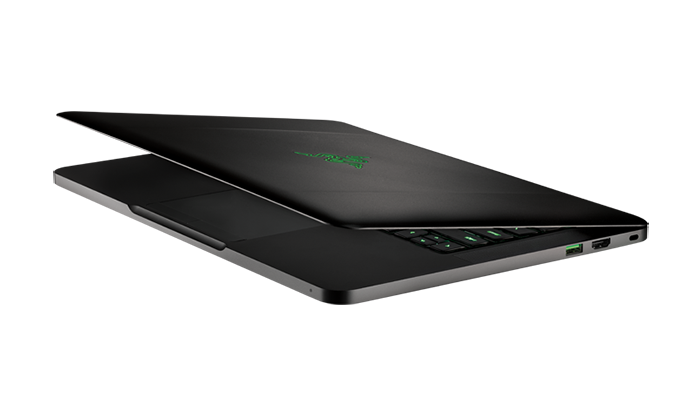 Blade é mais compacto, mas Blade Pro é mais completo (Foto: Divulgação/Razer)