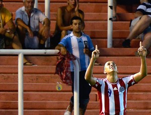 Cecilio Dominguez comemora gol do Paraguai contra a Argentina, Sul-Americano Sub-20 (Foto: Agência AFP)